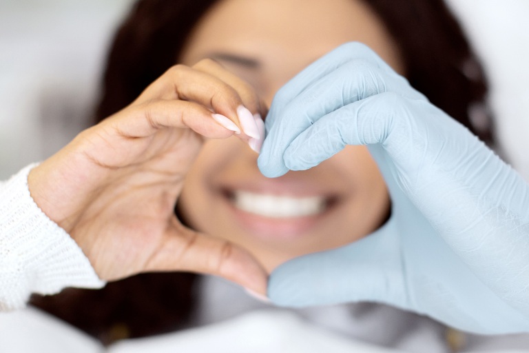 Oral health tips to prevent gum disease and support heart health in Alpharetta